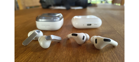 AirPods Pro 3, Sony WH-1000XM6 или Samsung Galaxy Buds 4 Pro: какие наушники выбрать в 2026 году? Честный разбор от магазина